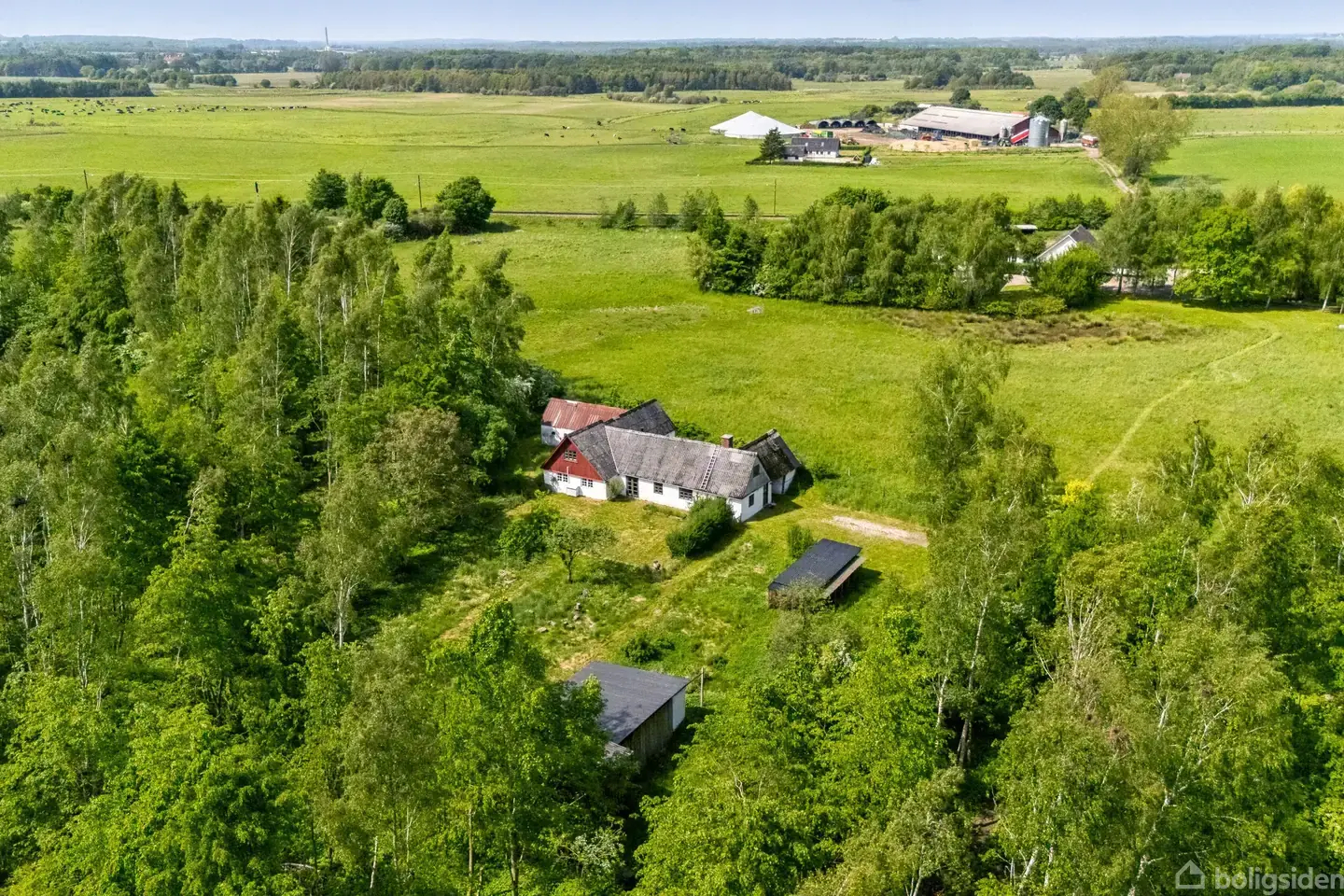 Landidyl tæt på Holme-Olstrup, med muligheder.
