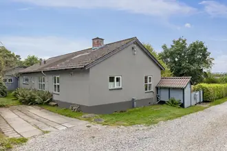 Villa på Valmuevej 2, Laurbjerg, 8870 Langå