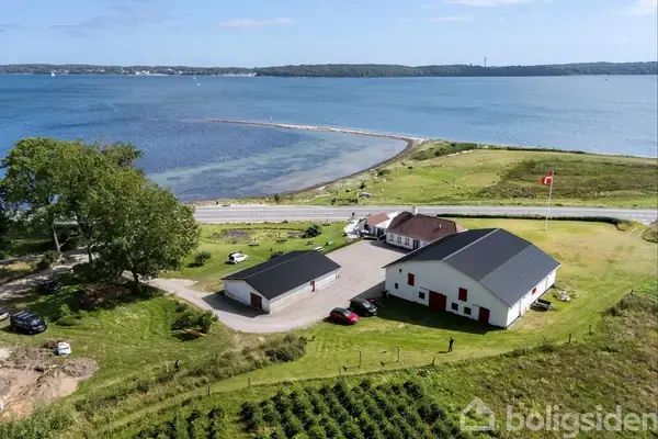 Landejendom på Fjordvejen 45, 6340 Kruså