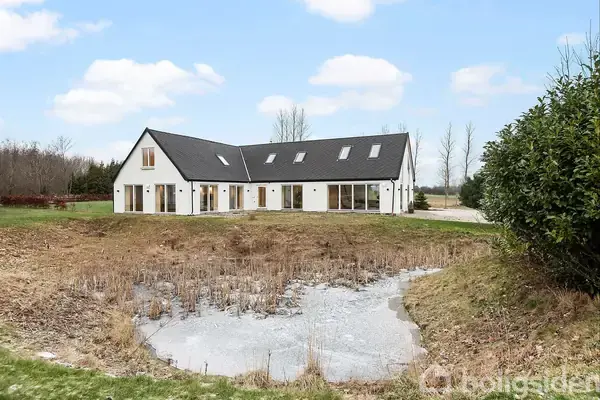 Landejendom på Hestehavevej 22, 4130 Viby Sjælland