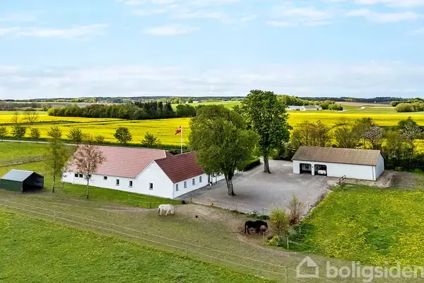 Landejendom på Erstedvej 11, 9520 Skørping