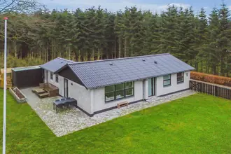 Villa på Tuemosevej 10, Fangel, 5260 Odense S