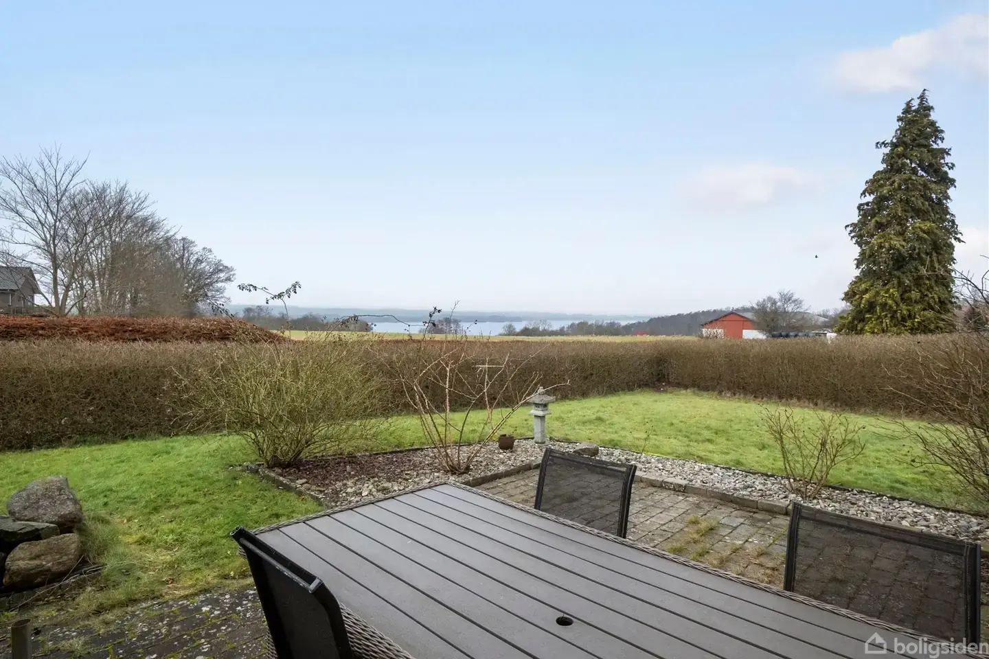 1-plans villa med udsigt til Arreskov Sø