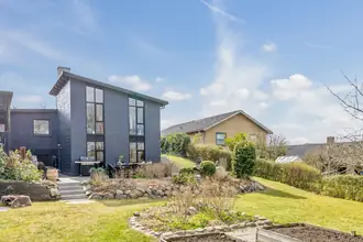 Villa på Skolevej 32, 8410 Rønde