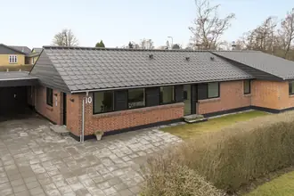 Villa på Løvsangervej 10, 9600 Aars
