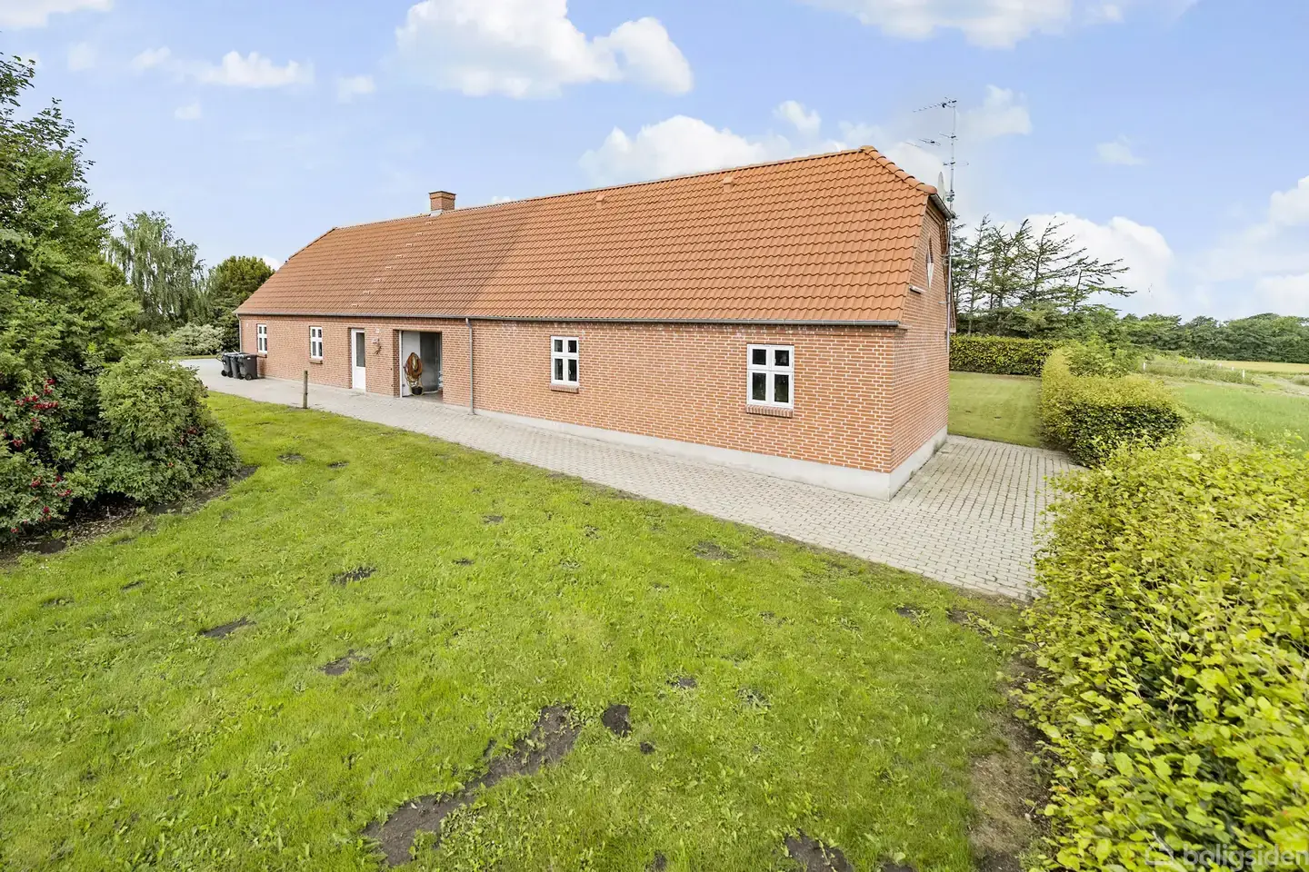 Skøn hesteejendom med egen ridebane og 3.5 ha jord - Visning 3