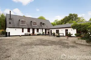 Landejendom på Stilling Landevej 42, 8660 Skanderborg