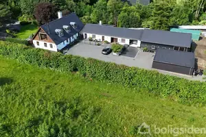 Landejendom på Stilling Landevej 42, 8660 Skanderborg