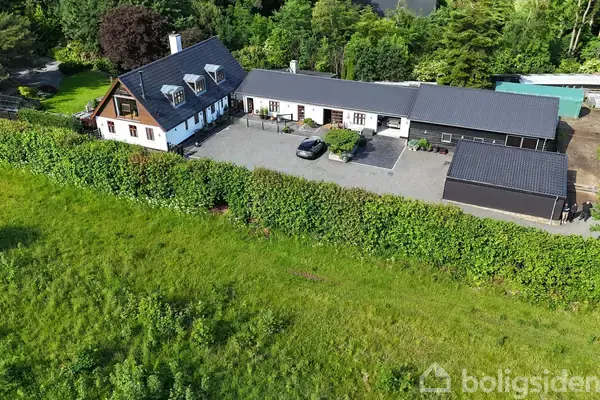 Landejendom på Stilling Landevej 42, 8660 Skanderborg