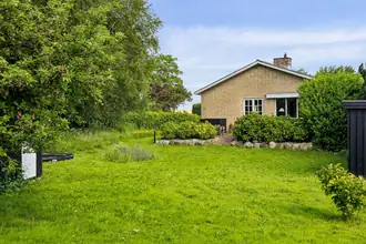 Villa på Bækvej 9, Tårup, 5871 Frørup