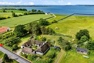 Landejendom på Alrøvej 160, Amstrup, 8300 Odder