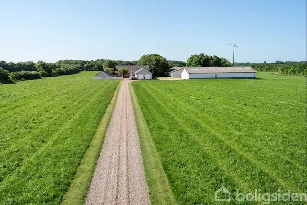 Landejendom på Hovvej 4, 6870 Ølgod