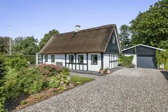 Villa på Haarvadbro 5, Haar, 8382 Hinnerup