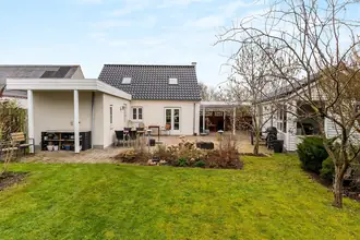 Villa på Skolebakken 100, 6705 Esbjerg Ø