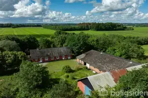 Landejendom på Tronsmarkvej 1, 9881 Bindslev