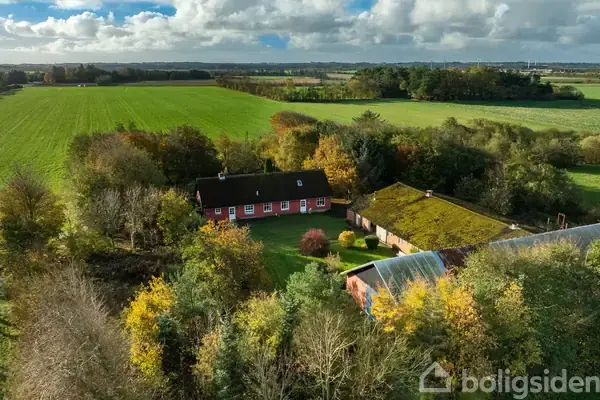 Landejendom på Tronsmarkvej 1, 9881 Bindslev