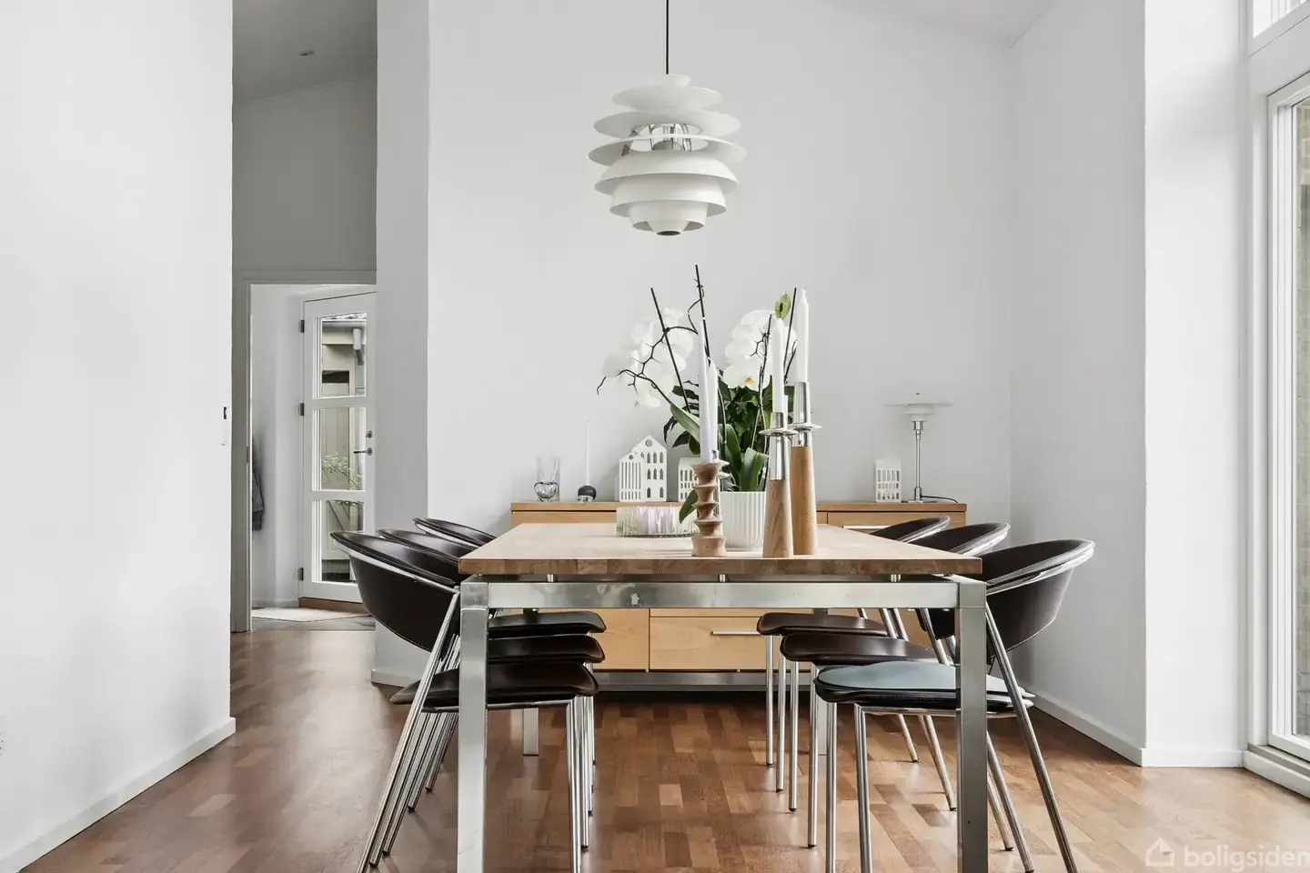 SMAGFULD VILLA PÅ VANDSIDEN I SKÆRING