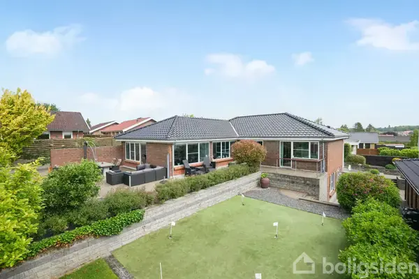 Villa på Dunbirkevej 10, 5250 Odense SV