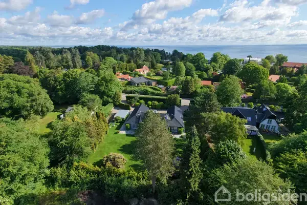Helårsgrund på Rungsted Strandvej 5S, 2950 Vedbæk
