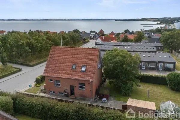 Villa på Vestre Kirkegårdsvej 11, 7700 Thisted