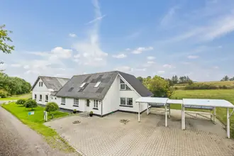 Landejendom på Under Bjerget 8, 9460 Brovst