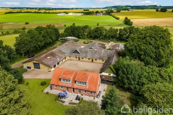 Landejendom på Bråskovvej 13, 8783 Hornsyld