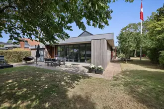 Villa på Elmely 10, 8541 Skødstrup