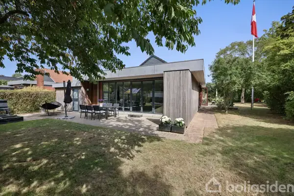 Villa på Elmely 10, 8541 Skødstrup