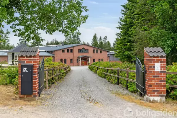 Landejendom på Løgagergårdvej 2C, 8600 Silkeborg