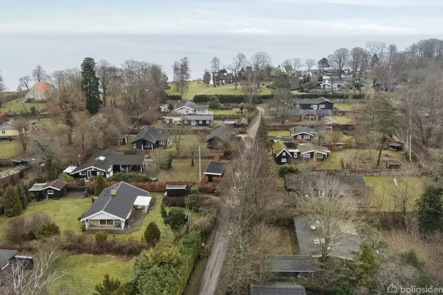 FÅ SKRIDT FRA VANDET – SOMMERHUS MED MASSER AF PLADS