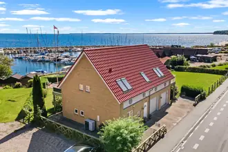 Villa på Hovedgaden 2, 4654 Faxe Ladeplads