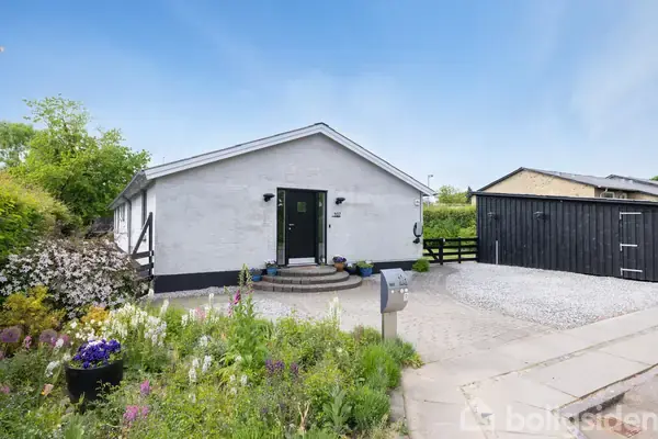 Villa på Smedegårds Allé 107, 8340 Malling