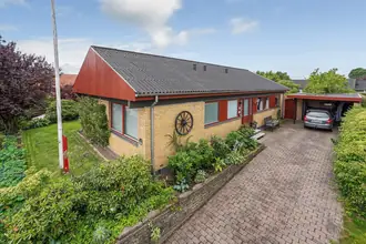 Villa på Erantisvej 16, 8763 Rask Mølle
