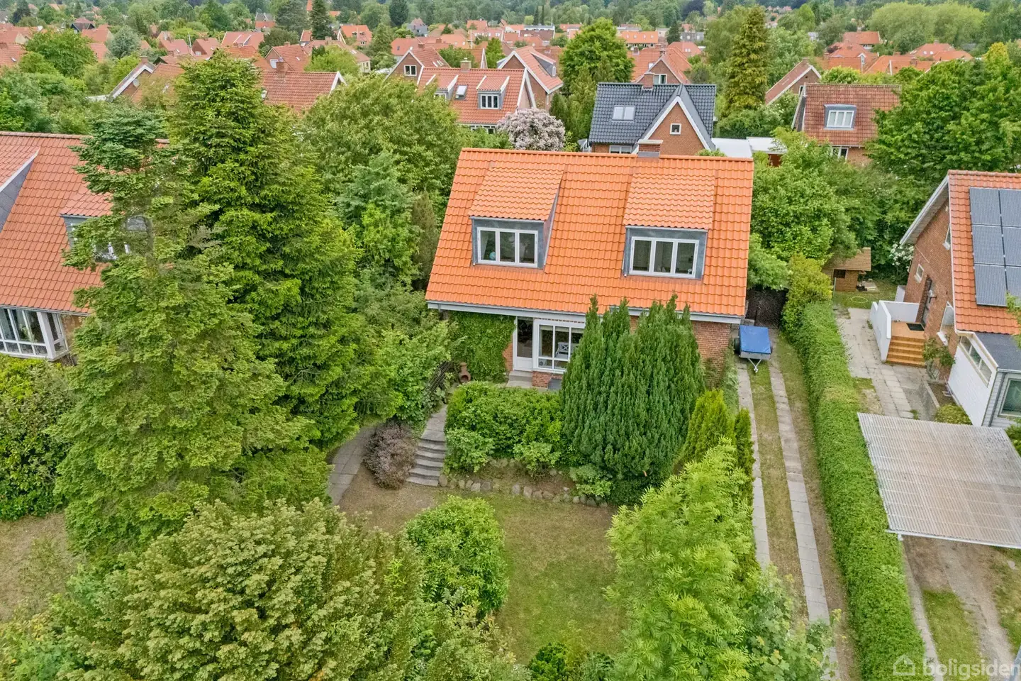 Flot, klassisk villa i Virum