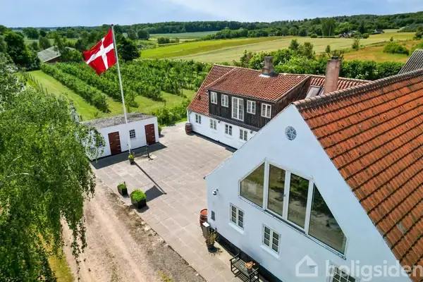 Landejendom på Kirkeskovvej 2, 4330 Hvalsø