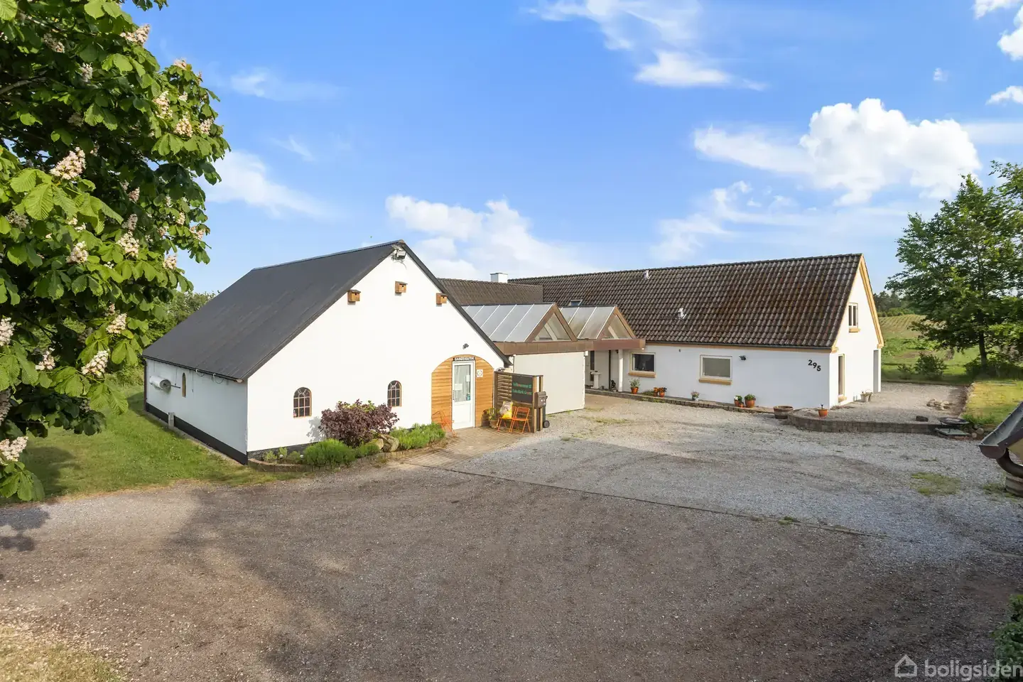 Landejendom på Hjørringvej 295, 9900 Frederikshavn