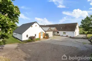 Landejendom på Hjørringvej 295, 9900 Frederikshavn