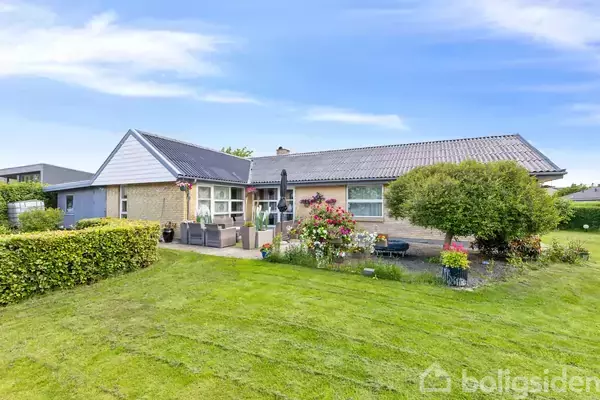 Villa på Lindøvænget 5, 8381 Tilst