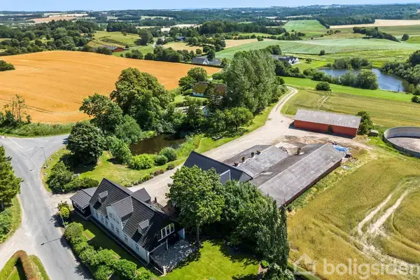 Landejendom på Føvlingvej 6, 8740 Brædstrup