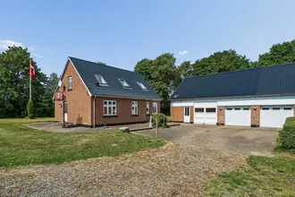 Villa på Sandballevej 30, Grundfør, 8382 Hinnerup