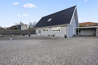Villa på Akelejevænget 1, 3390 Hundested