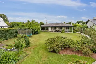 Villa på Ellesletten 8, Trørød, 2950 Vedbæk