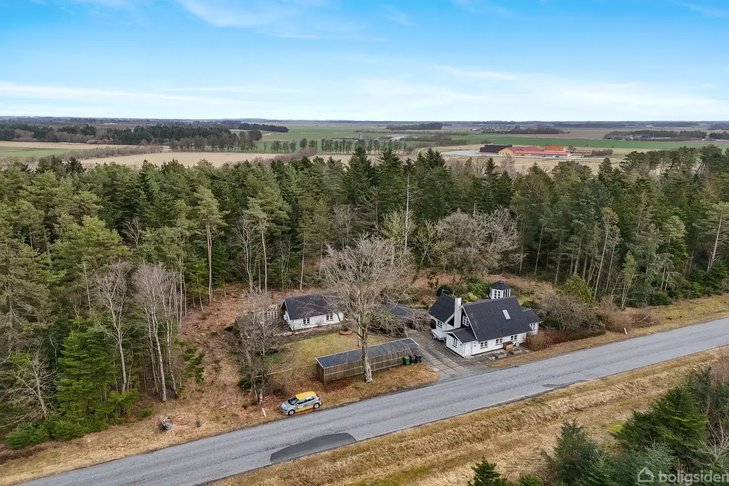 Charmerende villa med anneks og naturskøn beliggenhed
