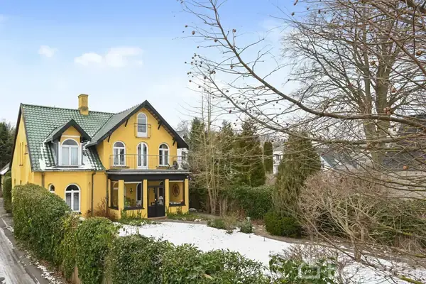 Villa på Strandvejen 649, 2930 Klampenborg