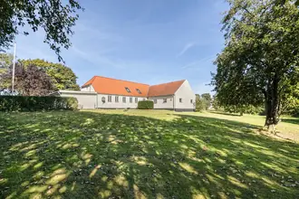 Landejendom på Hinnedrupvej 5, Hinnedrup, 8340 Malling