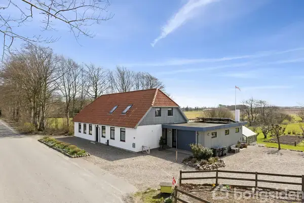 Landejendom på Vælding Bjergvej 17, 6650 Brørup