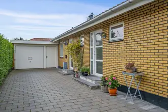 Villa på Præstevænget 10, 8732 Hovedgård