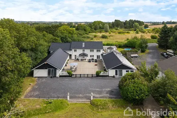 Landejendom på Ladagervej 1, 4623 Lille Skensved