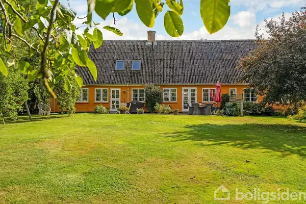 Landejendom på Avderødvej 22, 2980 Kokkedal