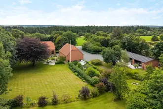 Landejendom på Torstedvej 8, 6973 Ørnhøj